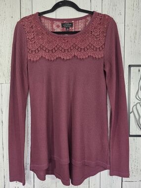 Lucky Brand Lace Yoke Waffle Knit Top Size Small Burgundy Boho Fall Fashion
